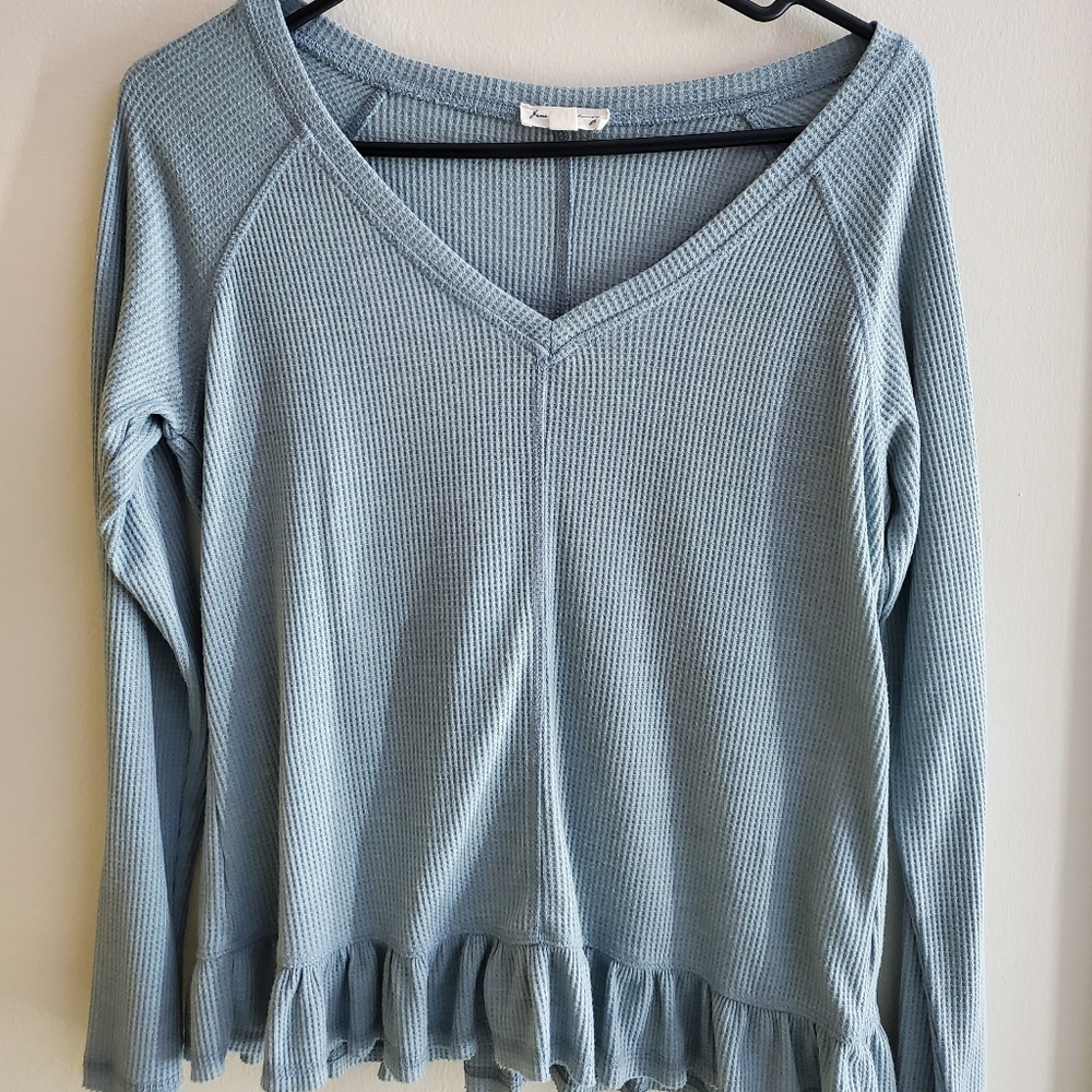 Cute boutique flowy shirt